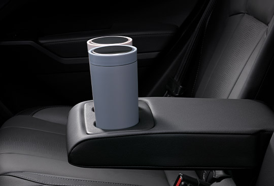 <sg-lang1>Rear Seat Centre Armrest with 2 Cup Holders</sg-lang1><sg-lang2></sg-lang2><sg-lang3></sg-lang3>