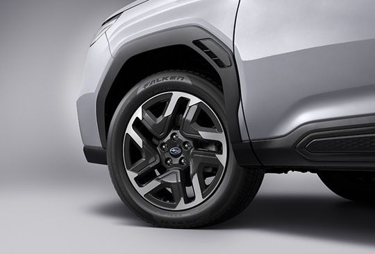 18-inch Aluminium-alloy Wheels (machined)